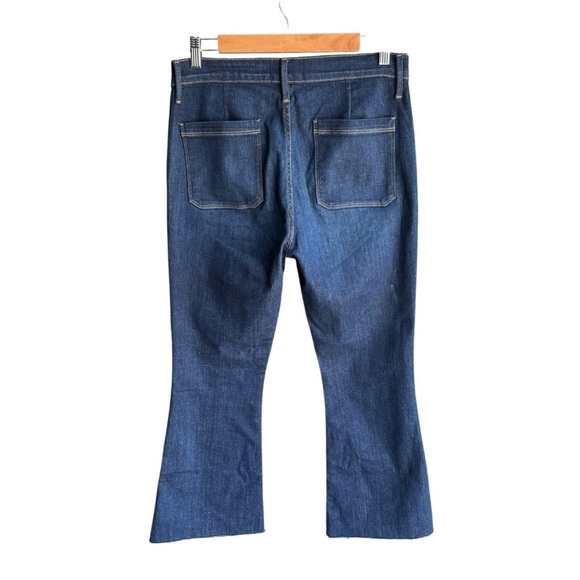 Frame - Le Bardot Crop Flare Raw Edge
Jeans in Sutherland Sz 28 - Picture 7 of 14